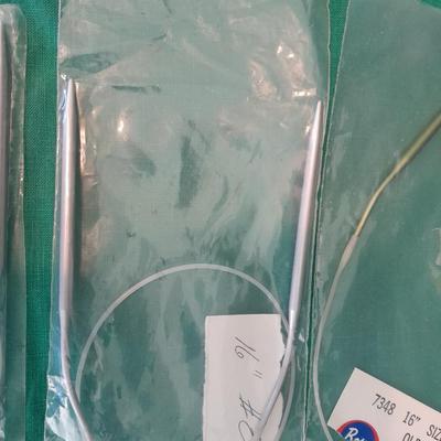 Boye Circular Knitting needles of various sizes