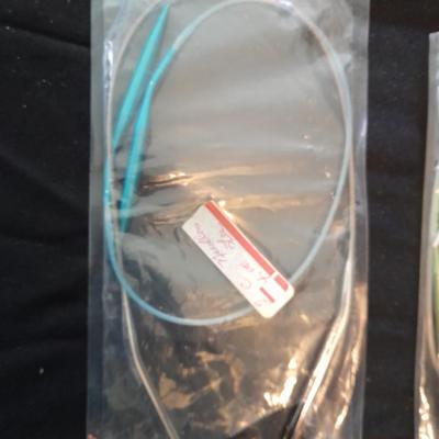 Boye Circular knitting needles of various sizes