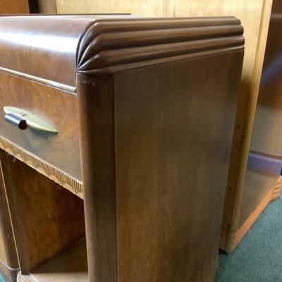 Lot 032 | Two Art Deco Side Tables