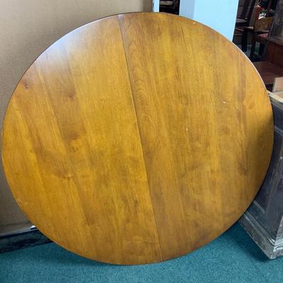 Lot 040 | MASSIVE Carved Foot Round Table