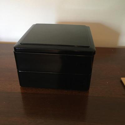 Lacquered jewelry box