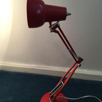 Articulated desk lamp