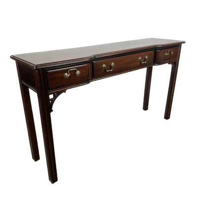 1318 Vintage 1980s Davis Cabinet Co. Chippendale Style Mahogany Console Table