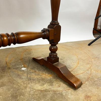 1319 Antique Country Style Trestle Table