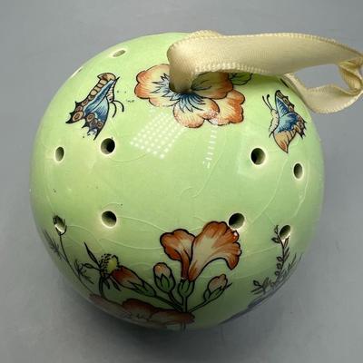 Ceramic Round Green Ceramic Flower Motif Potpourri Decor Ornament