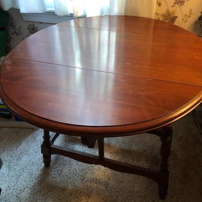 Oval Wooden Drop Leaf Side Table -Lot 243