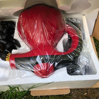 Scunci Steamer SS-1000 (New in Box) -Lot 244