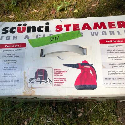 Scunci Steamer SS-1000 (New in Box) -Lot 244