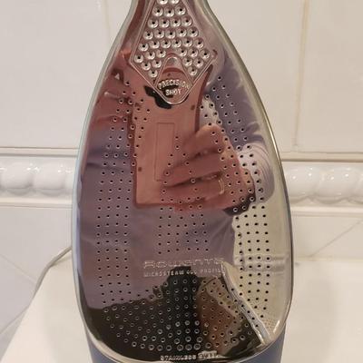 Clean Rowenta iron with cover