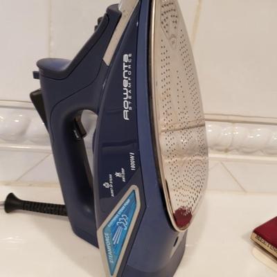 Clean Rowenta iron with cover