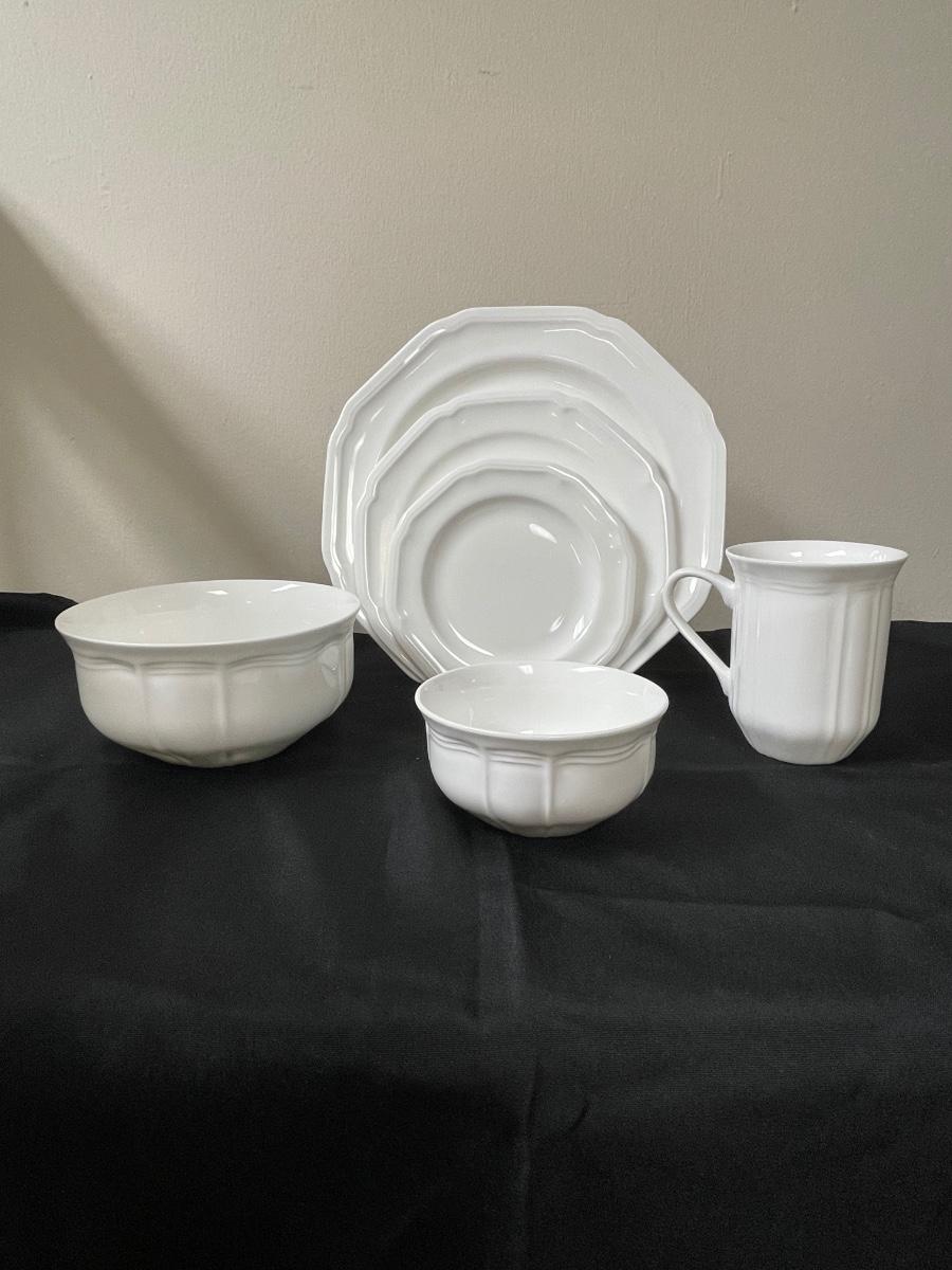 Large 12 place setting 72 pc set of Mikasa Antique White Bone China