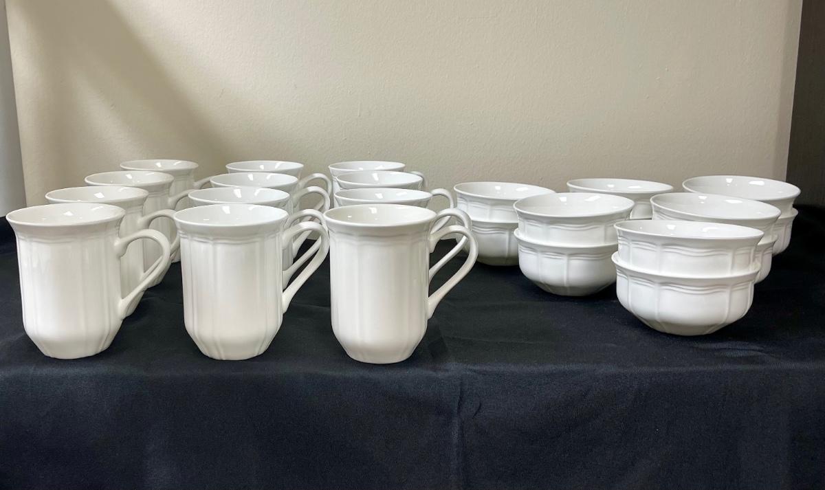 Large 12 place setting 72 pc set of Mikasa Antique White Bone China