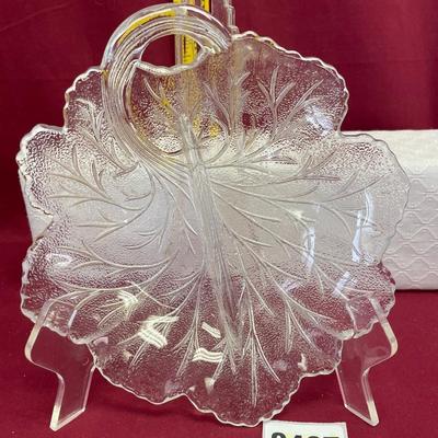 Vtg Indiana pebble leaf pressed glass divided candy dish