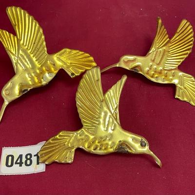 Vtg hummingbirds in flight