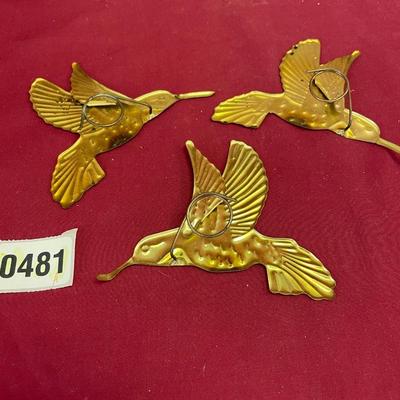 Vtg hummingbirds in flight