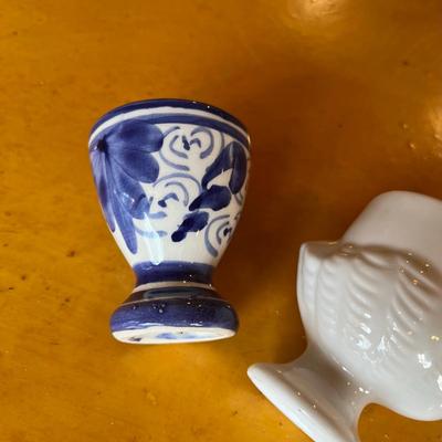 3 egg cups
