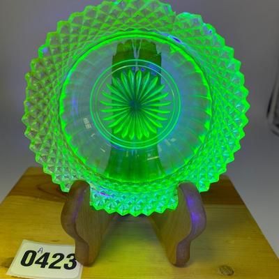 Green uranium/Vaseline glass plate