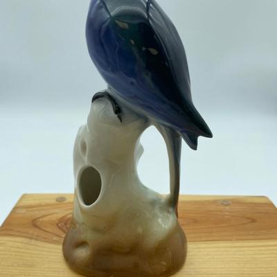 German flower frog/blue parrot