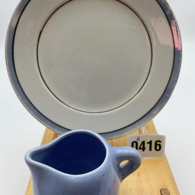 Iroquois China casual creamer 2 1/2â€