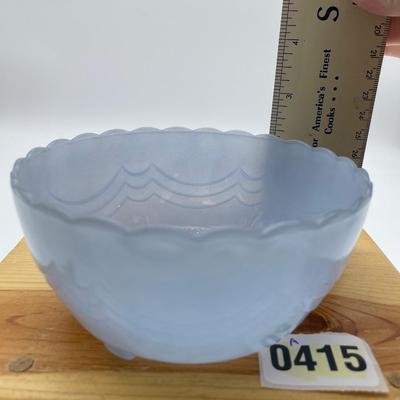 Glass 3 footed bowl