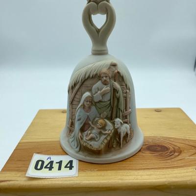 HOMCO Vtg. Bisque porcelain nativity bell