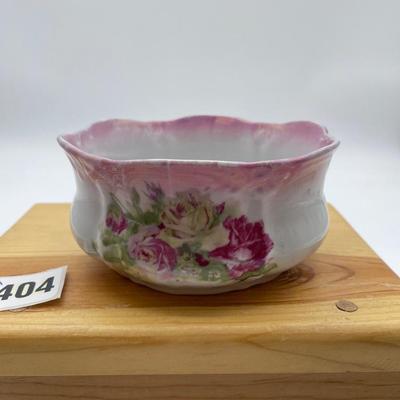 Scalloped, small unmarked bowl