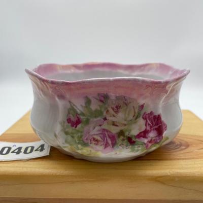 Scalloped, small unmarked bowl