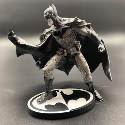 Lee Bermejoâ€™s Batman Black and White Statue #828/3500 (S1-HS)