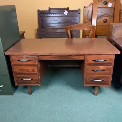 Lot 064 | Mid-Century Desk