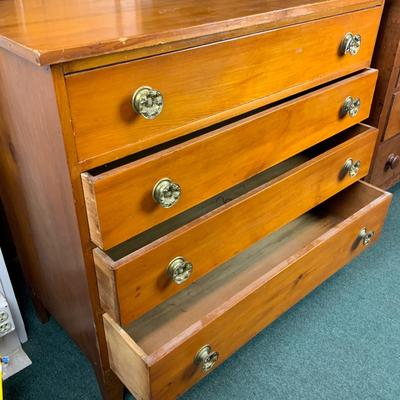 Lot 074 | Country Hepplewhite Chest