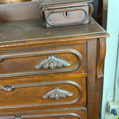 Lot 078 | Victorian Walnut Dresser