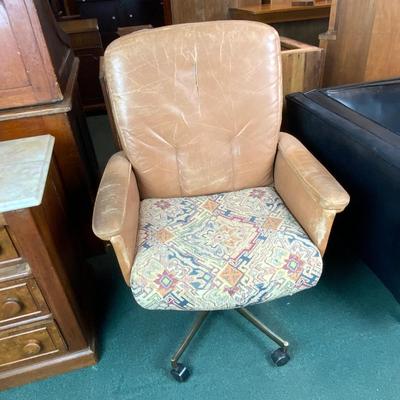 Lot 081 | Vintage Office Chair