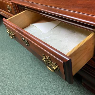 Lot 083 | Single-Drawer Side Table