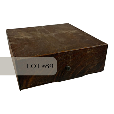 Lot 089 | Small Flip-Top Box