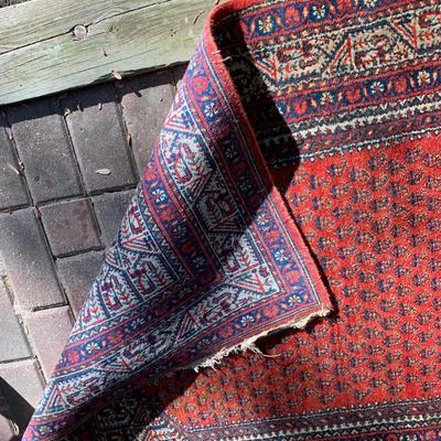 Early Wool Hand Made Iran Rug - Lot 148