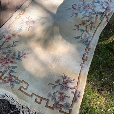 45â€ x 68â€ Beige Floral Wool Rug - Lot 153