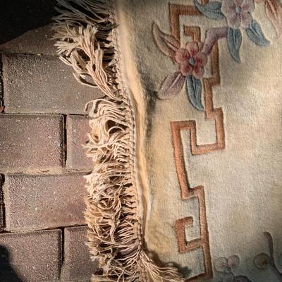 45â€ x 68â€ Beige Floral Wool Rug - Lot 153