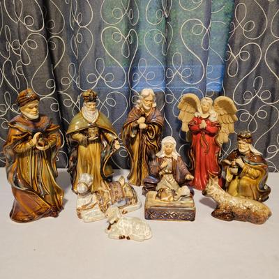 Christmas Nativities + More  (L-JS)
