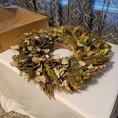 Christmas Garland, Wreaths & Lights  (L-JS)