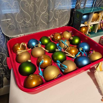 Christmas Ornaments, Stockings & More  (L-JS)