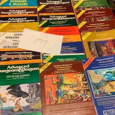 Huge Lot - Dungeons & Dragons - Softback Manuals Lot