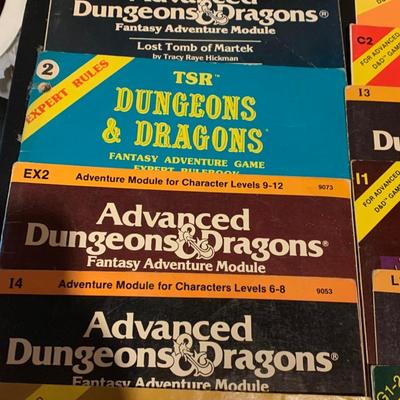 Huge Lot - Dungeons & Dragons - Softback Manuals Lot
