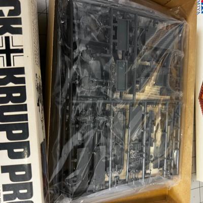 2 Tamiya Germany WWII Vehicle Models, New 