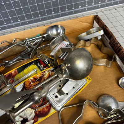 Vintage Utensils: Ice Cream Scoop and Cookie Cutters. 