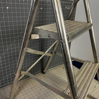 Folding Step Ladder