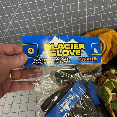 Out Door Gear: Fanny Pack, Beanie, Gloves