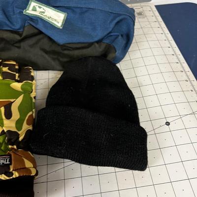 Out Door Gear: Fanny Pack, Beanie, Gloves