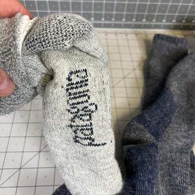 4 Pair of Men's Socks: Outdoor 10-12 Heavy Winter Sock