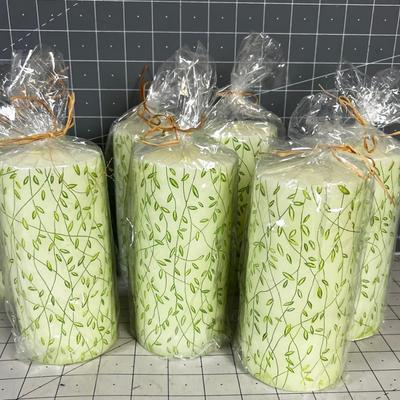 7 Pilar Green Leaf Candles. NEW 