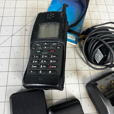 NOKIA 2160i Cellphone, With Charger 